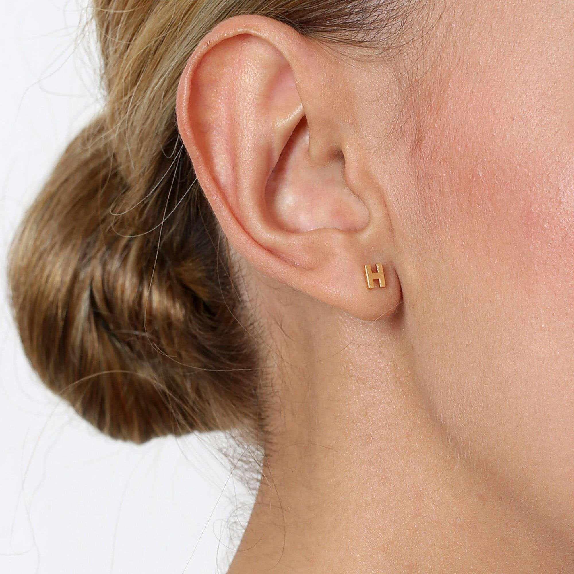 Initial gold plain studs - Image 3